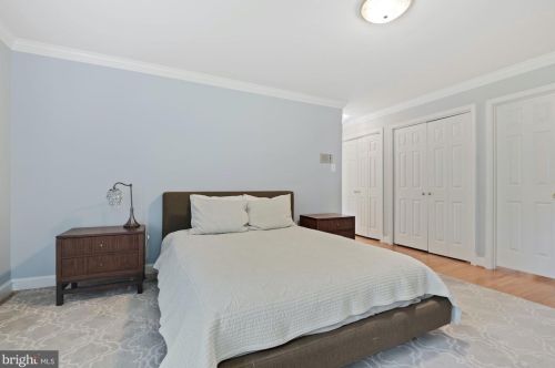 7701 Midday Ln, Alexandria VA 22306-2522 exterior