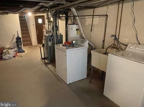 3303 Englewood St, Philadelphia PA 19149-1612 exterior