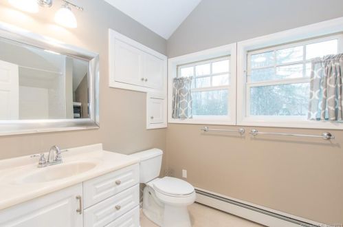 17 Overidge Ln, Wilton CT 06897-3223 exterior