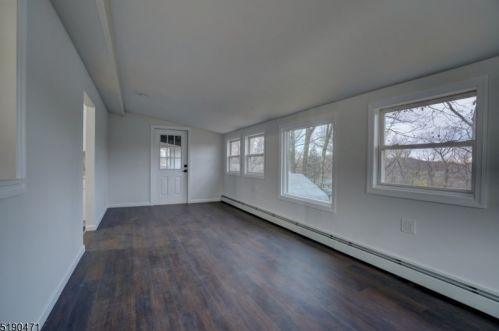 15 Normandy Cir, Hopatcong NJ  07843-1840 exterior