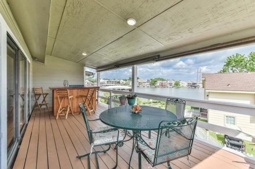 127 April Point Dr, Montgomery TX  77356-5826 exterior