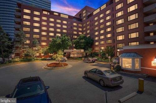 1021 Arlington Blvd, Arlington VA 22209-2225 exterior