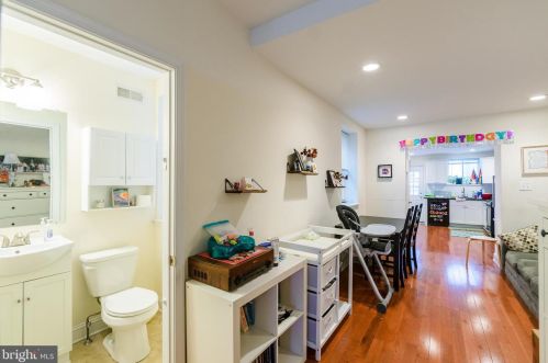 1409 18th St, Philadelphia PA  19146-4743 exterior