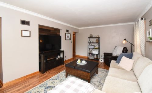 2850 83rd St, Milwaukee, WI 53219-2405