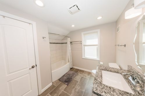 5926 Santa Monica Blvd, Milwaukee WI 53217-4619 exterior