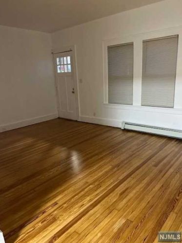 14 Overlook Ave, Paterson, NJ 07504-1045