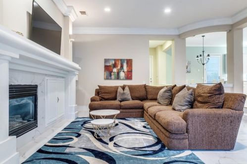 17916 Castle Bnd Dr, Dallas TX 75287-6800 exterior