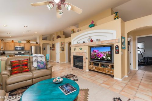 11280 Flt Granite Dr, Tucson AZ 85737-4614 exterior