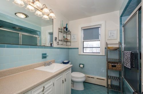 48 Housatonic St, Worcester MA 01606-1617 exterior