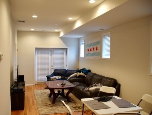 1119 Addison St, Chicago IL 60613-3806 exterior