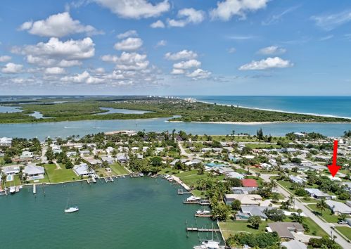 301 Granada St, Fort Pierce, FL 34949-3223