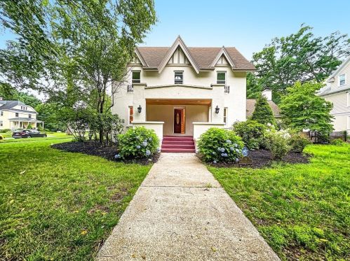 74 Forest Glen Rd, Springfield MA  01106-1115 exterior