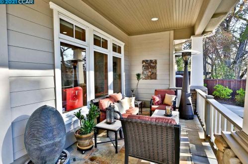 576 Creekside Rd, Concord, CA 94523-2123