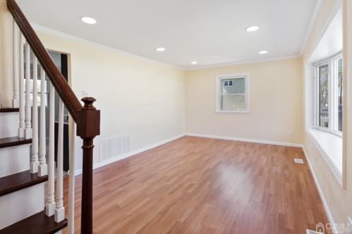 147 Fisher Ave, Piscataway NJ  08854-4830 exterior