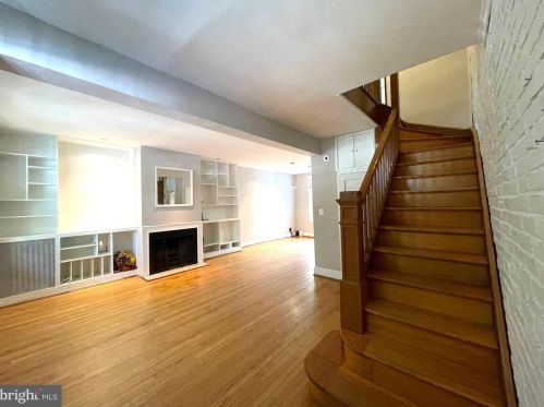 1650 33rd St, Washington DC  20007-2749 exterior