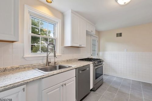 100 Chatham St, Chatham Township NJ  07928-2053 exterior