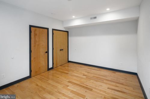 2401 Emerald St, Philadelphia PA  19125-1204 exterior