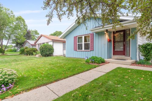 5766 80th St, Milwaukee, WI 53218-2112