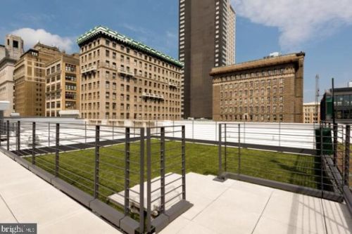 106 11th St, Philadelphia PA  19107-4801 exterior