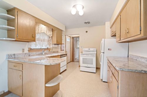 4711 70, Milwaukee WI 53216-1164 exterior