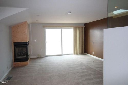 3903 Ocean Dr, Oxnard CA 93035-4435 exterior