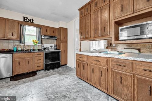 708 Glenview Ave, Glen Burnie MD 21061-3316 exterior