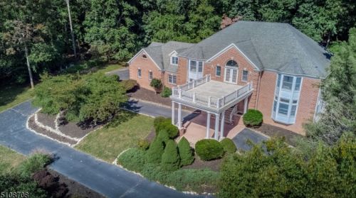 11 Beacon Hl Dr, Chester NJ exterior