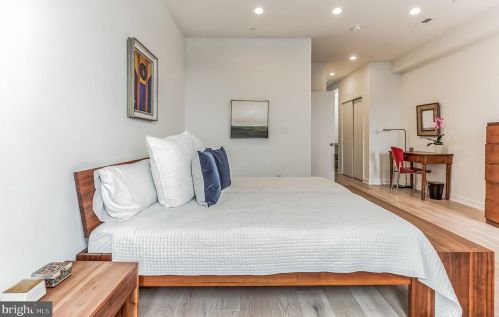 241 Krams Ave, Philadelphia PA  19128-4729 exterior