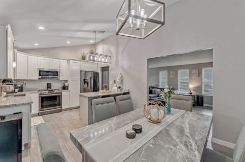 1521 Greendale Dr, Pittsburgh PA  15239-1143 exterior