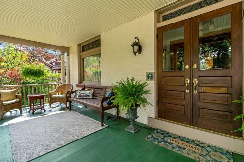 654 Bower Hill Rd, Pittsburgh PA 15243-2040 exterior