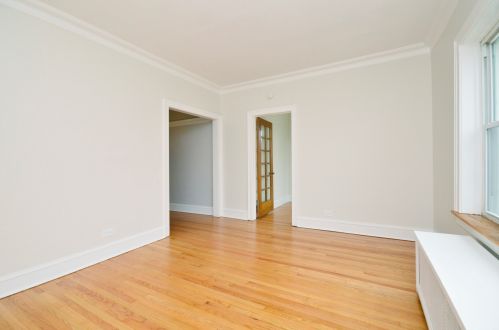 6211 Greenview Ave, Chicago IL  60660-1822 exterior