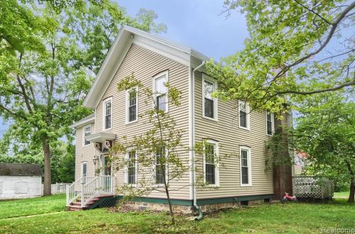 641 Washington St, Lake Nepessing, MI 48446-1955