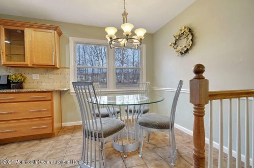 46 Brookside Rd, Edison NJ 08817-4618 exterior