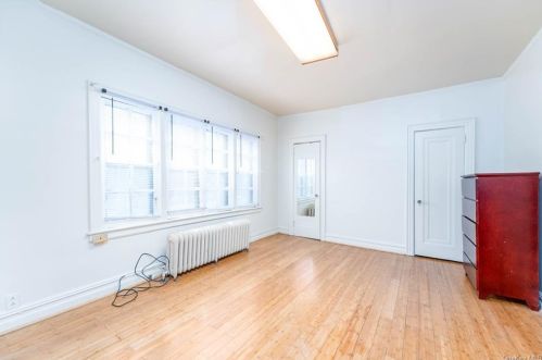 601 226 St, Bronx NY 10466-3932 exterior