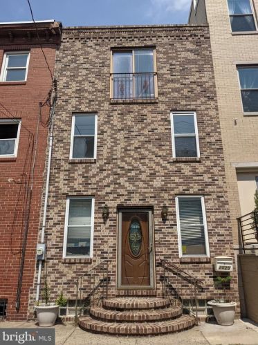 2029 Ellsworth St, Philadelphia PA 19146-3010 exterior