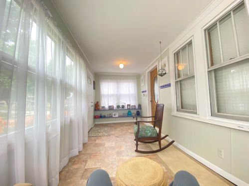 4267 4th St, Milwaukee, WI 53207-4969