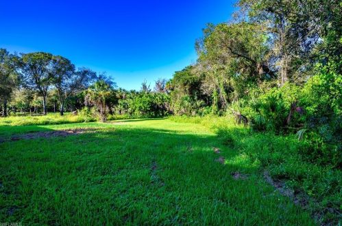 341 18 St, Naples FL 34117-9453 exterior