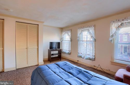 25 Plum St, Lancaster PA 17602-2724 exterior