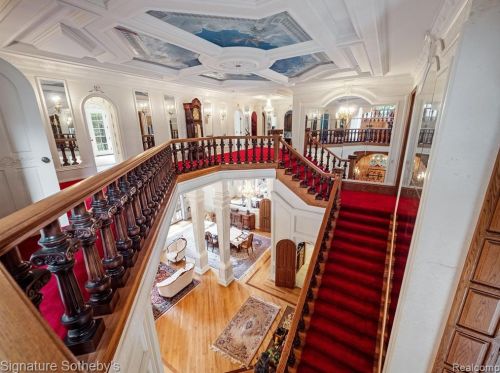 2009 Victoria Hl, Rochester MI exterior