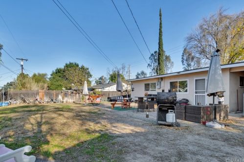 3172 Maude St, Riverside CA 92506-4452 exterior