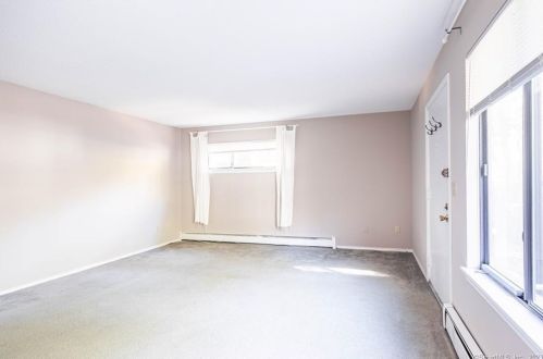 7 Talcott Forest Rd, Farmington, CT 06032-3580