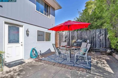 1161 Camelia St, Berkeley CA 94710-1521 exterior