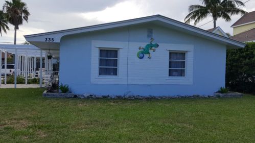 335 Hernando St, Fort Pierce, FL 34949-3240