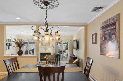 74 Leroy Ave, Valhalla NY 10595-1437 exterior