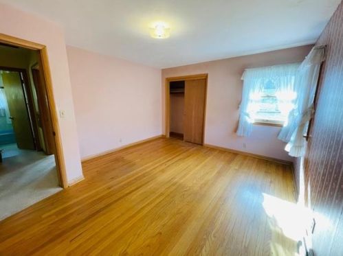 937 91, Milwaukee WI 53225-2726 exterior