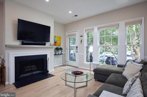 1908 New Hampshire Ave, Washington DC 20009-3310 exterior