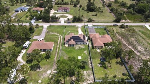 2720 27 Ave, Naples FL 34120-8988 exterior