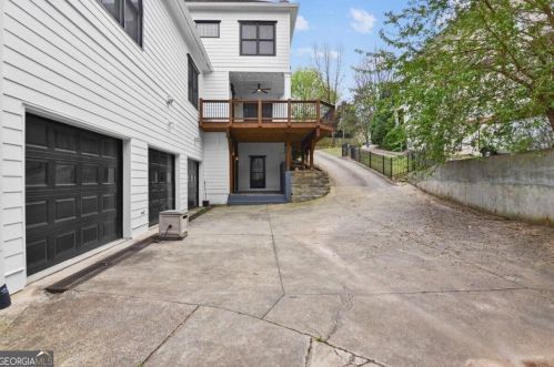 560 Morgan St, Atlanta GA 30308-2821 exterior