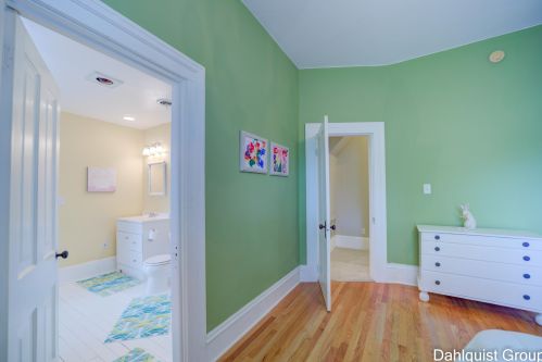 523 Clay Ave, Meskegon MI 49440-1002 exterior