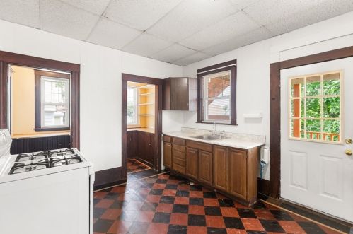 84 Brooks St, Boston MA exterior